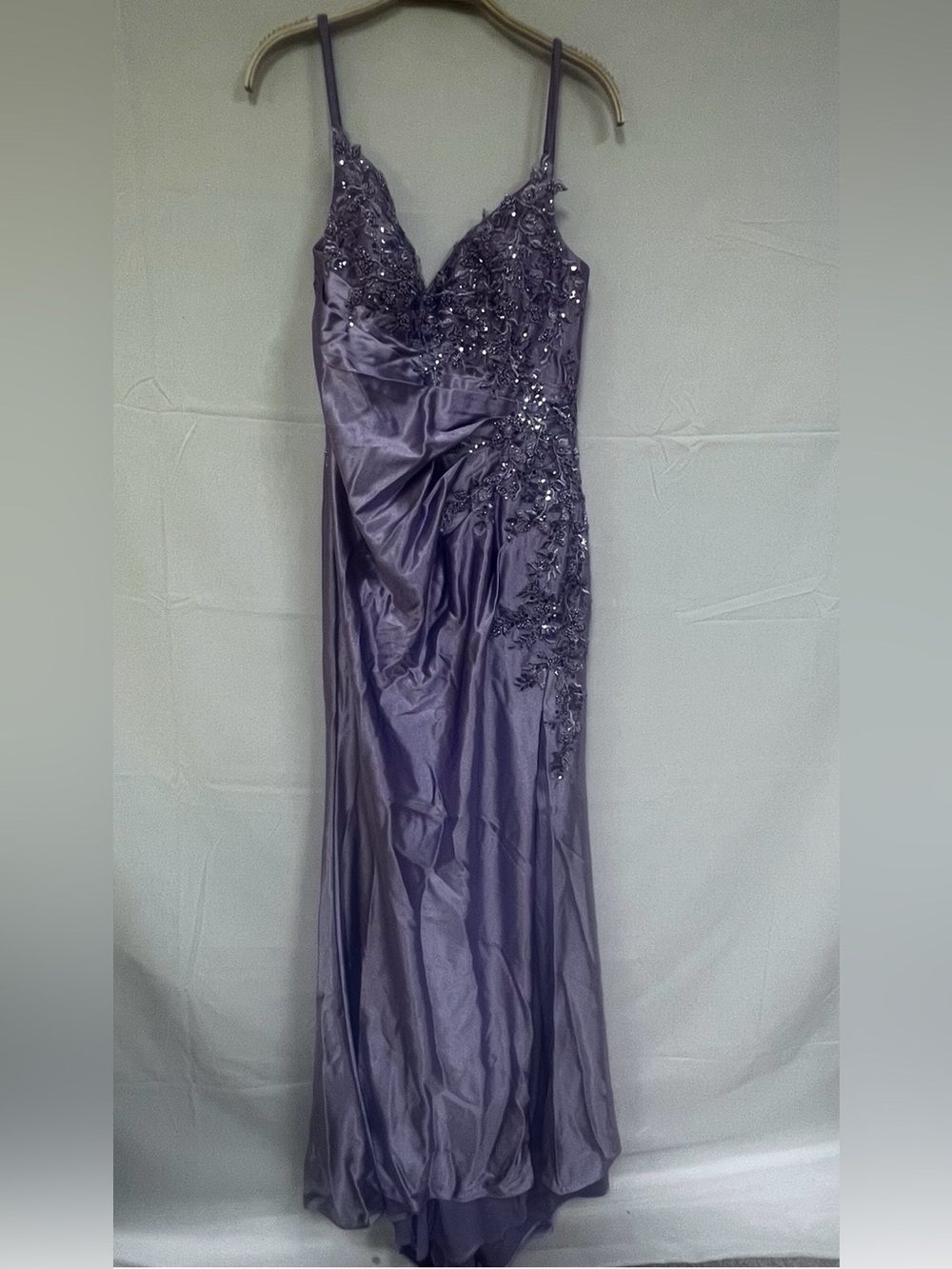 NEW formal dress in light purple/ lilac size: 8